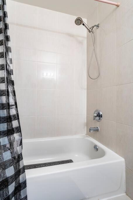 نيوآرك Ruby Suites 2A المظهر الخارجي الصورة