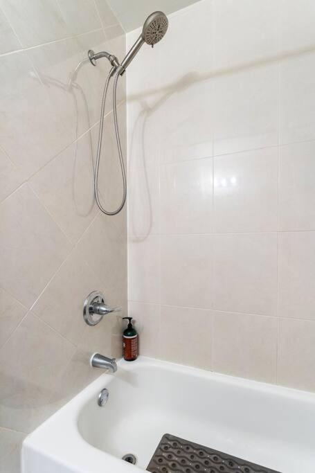 نيوآرك Ruby Suites 2A المظهر الخارجي الصورة